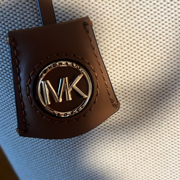 Michael Kors Jane Large Canvas Tote Bag barely used - Picture 3 of 10